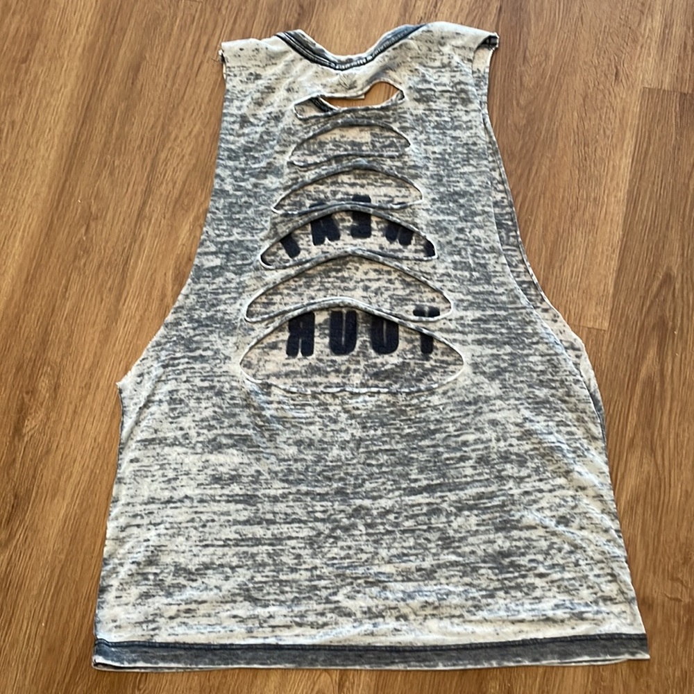 Bundle of Forever 21 Work-Out Tops - Picture 3 of 10